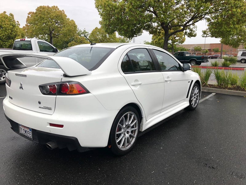 Illustration for article titled At $25,000, Could This 2015 Mitsubishi Lancer Make You Believe in EVO-lution?